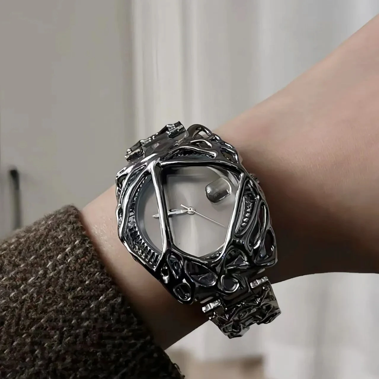 ساعة كرمة الجنس المتضاد الأنيقة على طراز المرمر Y2K ساعات أوروبية أمريكية على شكل خاص ساعات متخصصة متقدمة #6