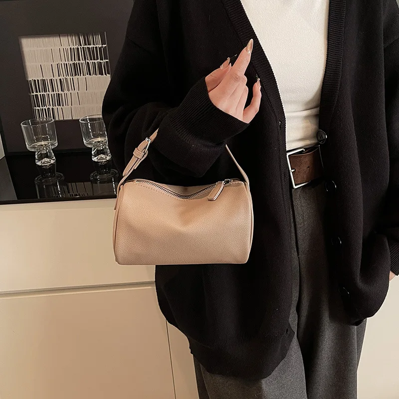 

2025 Spring Women's Niche Shoulder Bag, Vegan Leather Multi-way Crossbody Purse, Small Casual Bag for Daily Dating & Outing