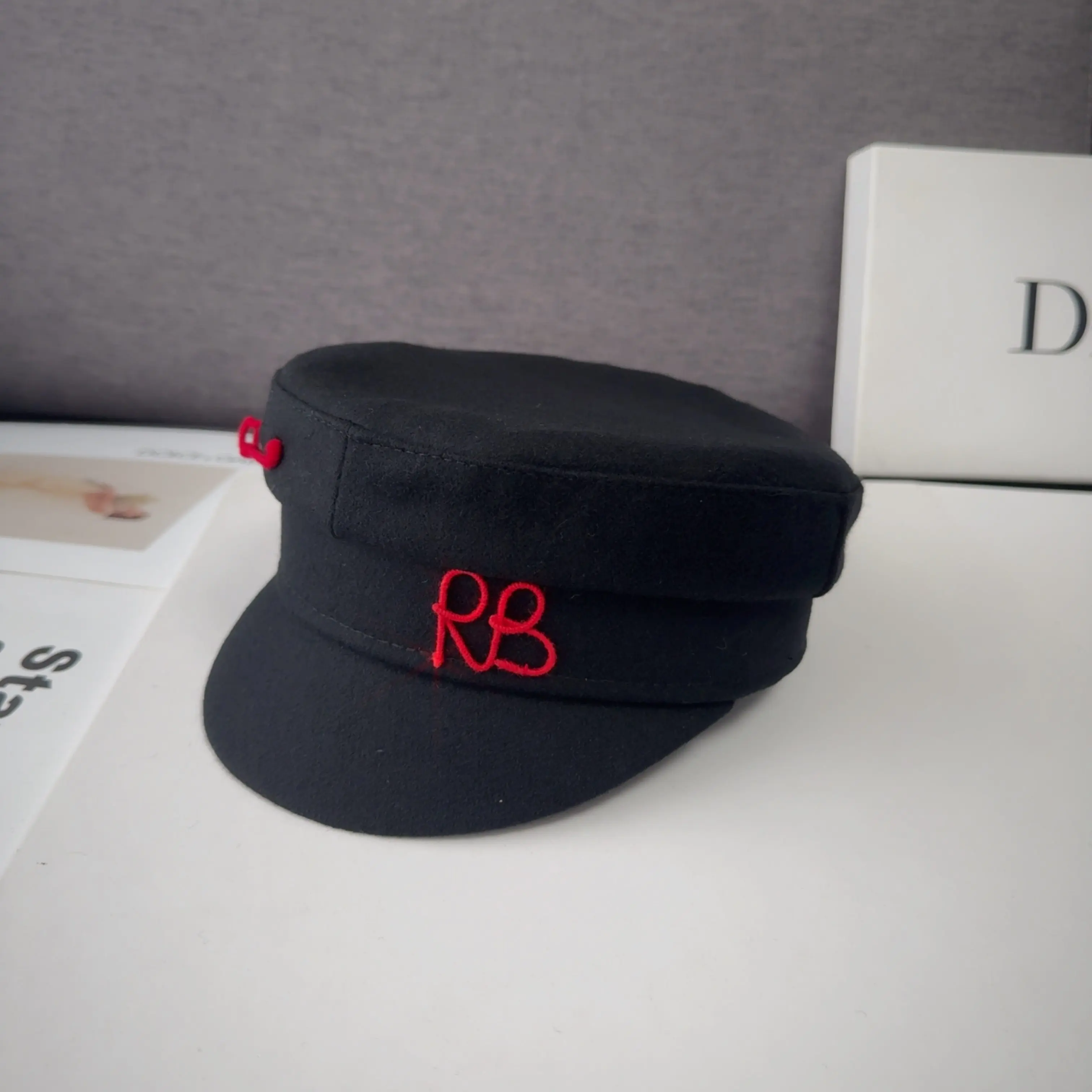 

Дизайнерские женские кепки-новинки в стиле Newsboy с буквой R, модные уличные кепки-морячки с плоским верхом, женские темно-синие шляпы