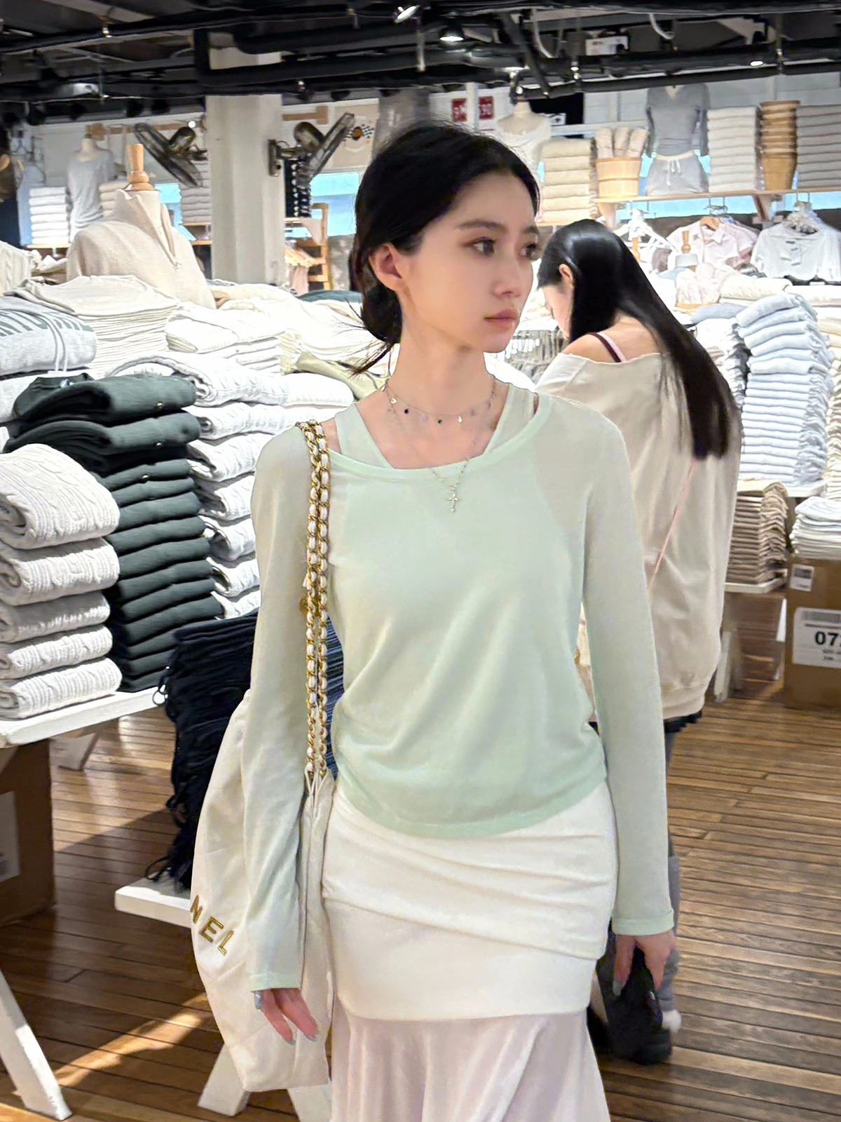 

Faionable Layered Pure Desire White Long Silk Slimming Long Sve Top And Vest Two-Piece Set Ele Commute Sle Women's...