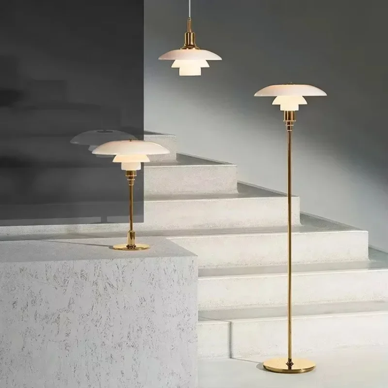 

Modern Minimalist Floor Lamp Creative Bedroom Bedside Table Light Living Room Study Reading Glass Decor Desk Lamp LED Lighting