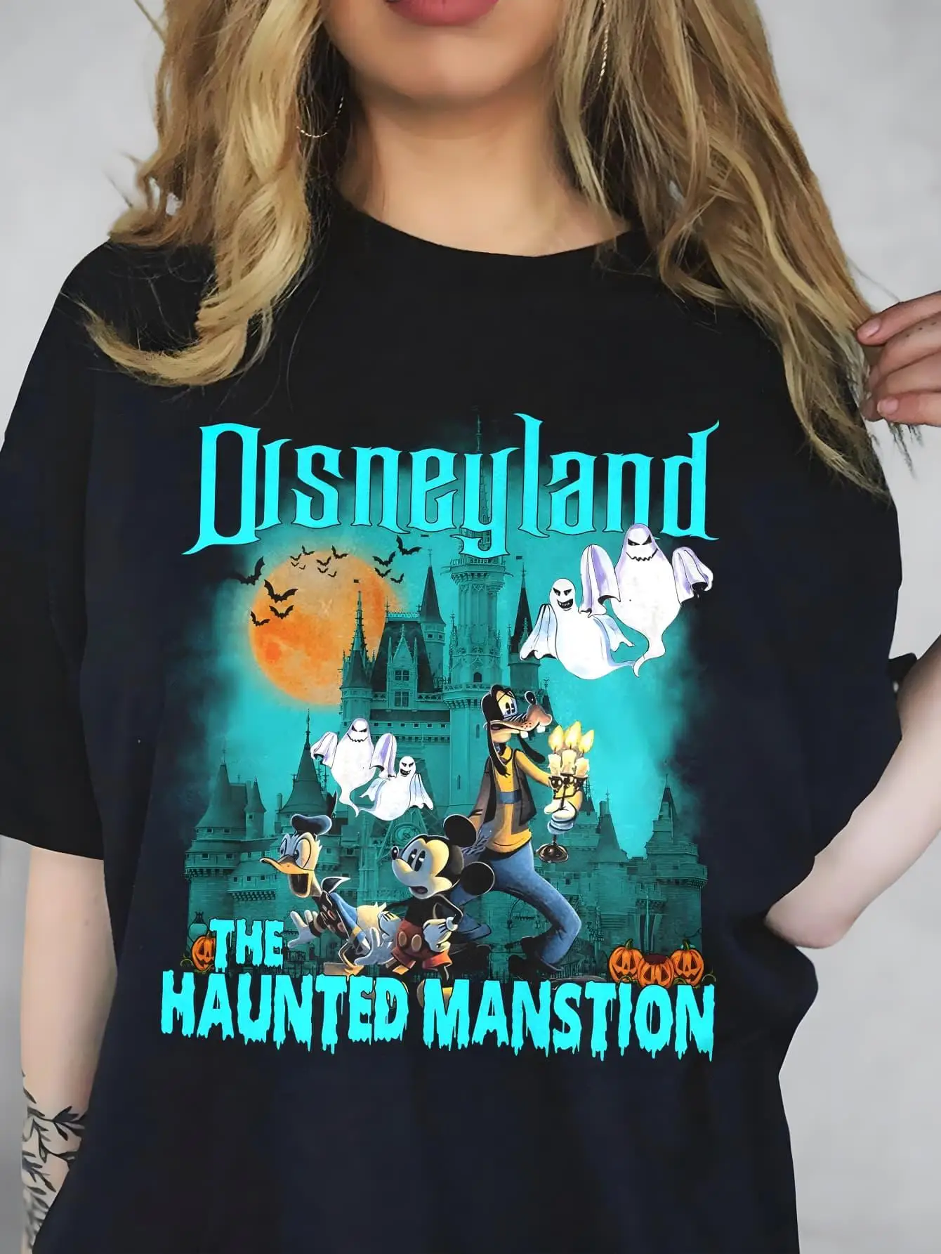 디즈니랜드 유령의 집 티셔츠 - 유령, 박쥐, 호박이 있는 공식 할로윈 그래픽 티셔츠, 크루넥 캐주얼 셔츠