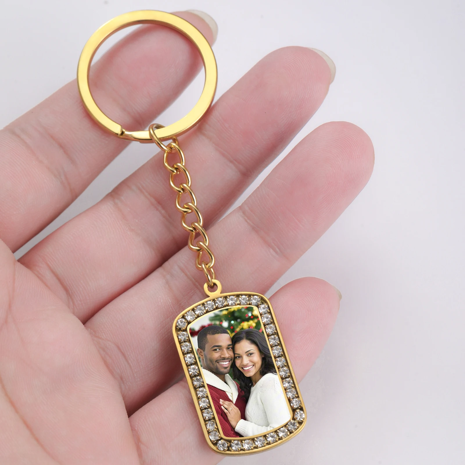 

Custom Diamond Studded Square Brand Keychain Couples Preserving Beautiful Moments Love Capturing Sweet Suitable Couples Lovers