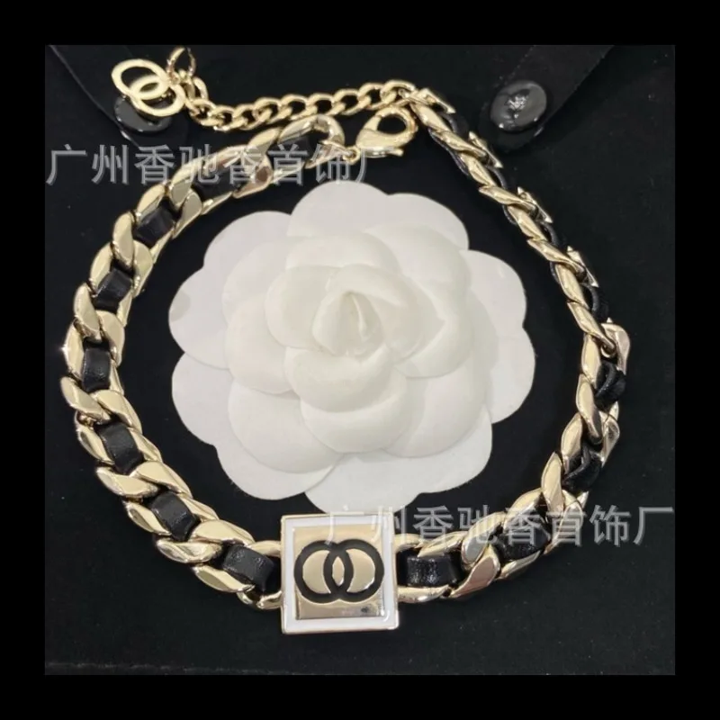 

Кожаное короткое темпераментное ожерелье, темпераментная высокая версия, интернет-знаменитость, универсальный тренд, модная цепочка на шею для женщин