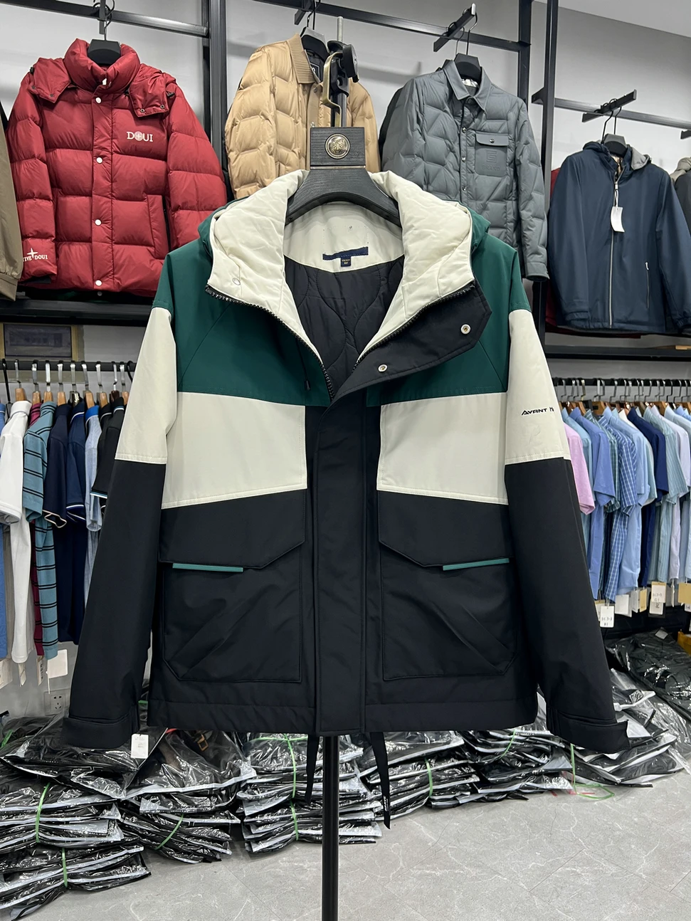 

Thiened Cotton Jaet Men's Casual Sle Warmth Outerwear Splicing Color Contrast Polyester Fiber Hooded Zipper Closure