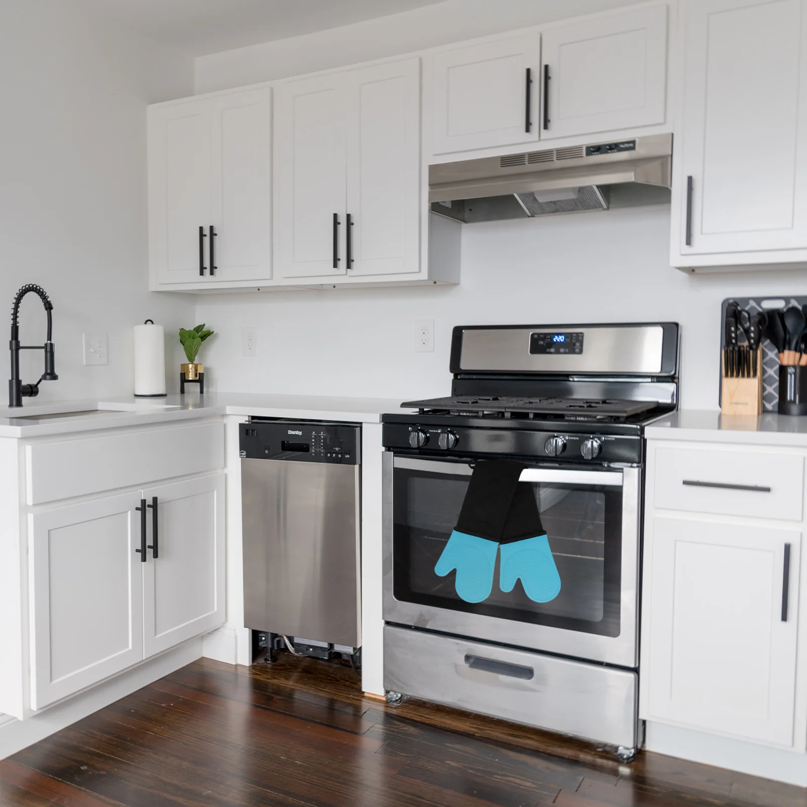 

Silicone Oven Glove High-Class Thick Non-Slip Heat Resistant Microwave Baking Oven Mitt Kitchen Protective Gloves Oil Proof