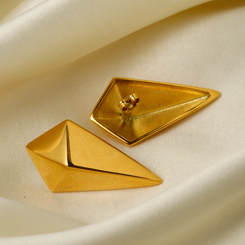 Stainless Steel PVD 18K Gold Plated Tarnish Creative Arrow Stud Earrings For Woman Jewelry Wholesale Trendy