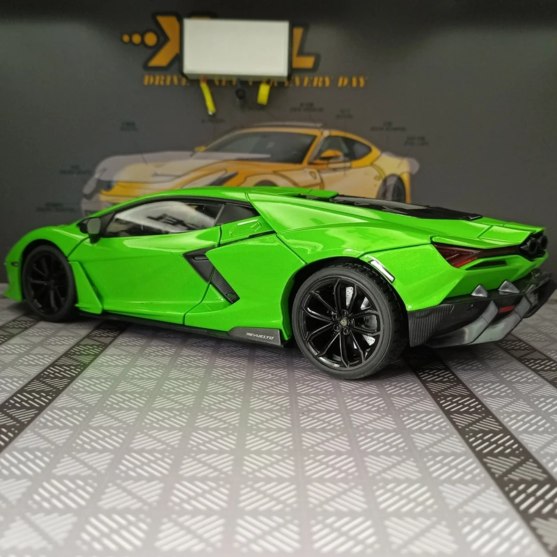Modelo de coche de aleación Lamborghini Revuelto 1:18, puertas y capó del motor se pueden abrir, con funciones de sonido e iluminación.