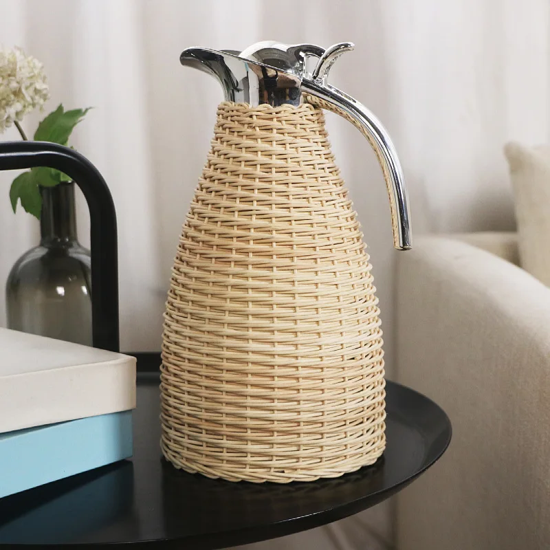 Rattan Woven 304 Stainless Steel Vacuum Insulated Kettle Thermos Handmade Woven European Style Coffee Pot Hot Water Bottle