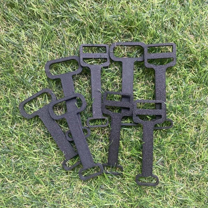 

Комплект из 4 кронштейнов для вентиляции окон автодомов, совместимых с окнами из полиэстера и пластиковых окнами автодомов.