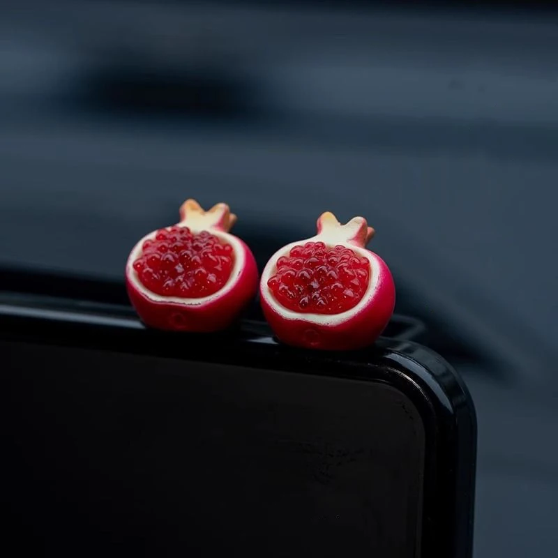

NEW Arrival Cute Pomegranate Car Ornament Lucky Fortune Turning Dashboard Decor Creative Screen Decor Car Interior Accessories