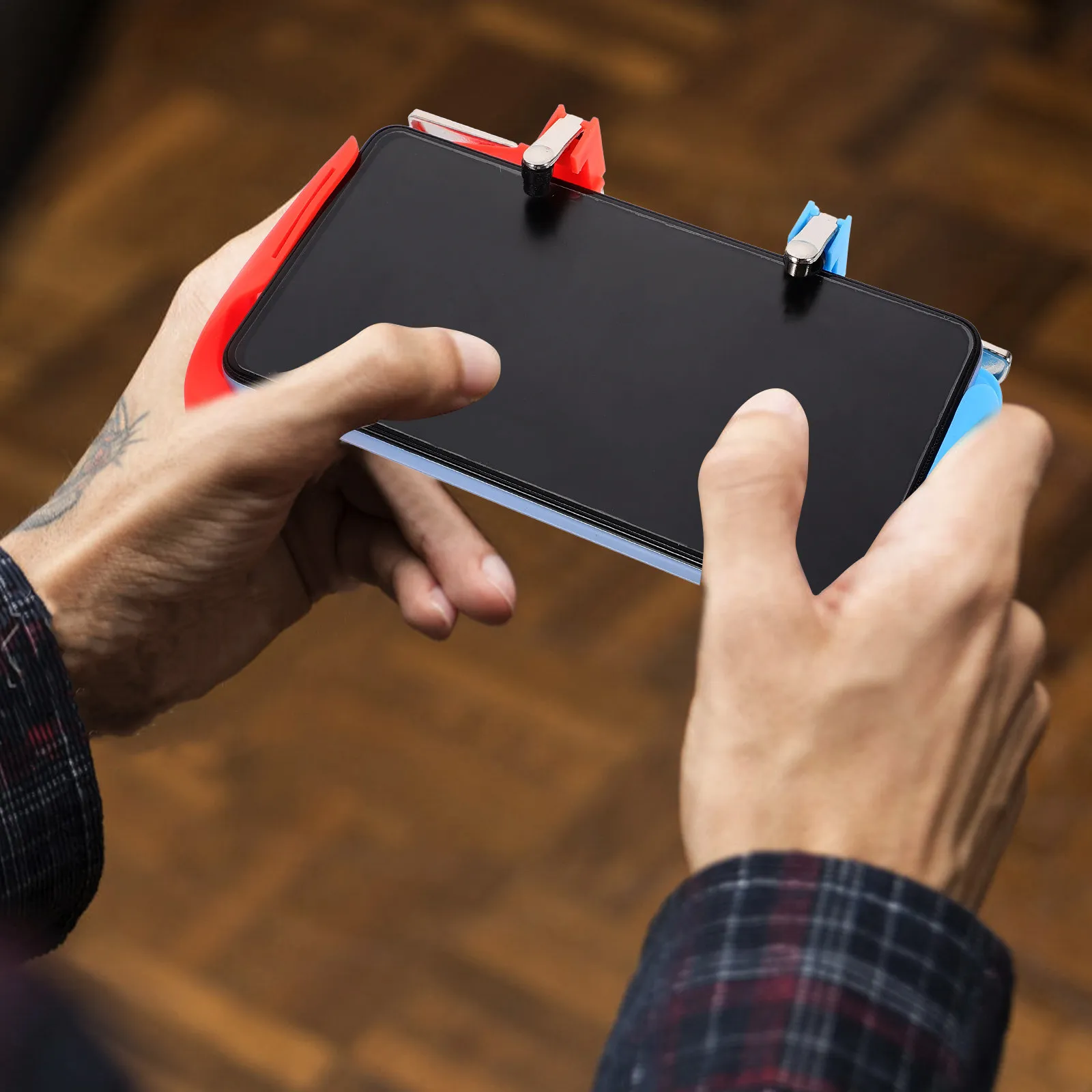 1Pcs Game Trigger Mobile Game Controller Phone Gaming Accessory Portable Lightweight Easy Install Suitable for Most Smartphones