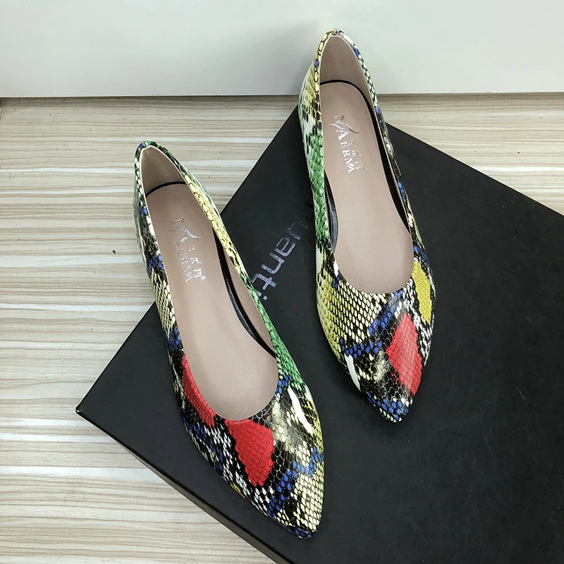 Women's Flat Shoes with Snake Skin Pattern Pointed Toe and Shallow Cut Single Shoe Casual Shoes Comfortable Large Size Loafers
