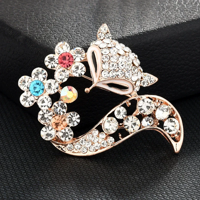 Beautiful Cute Fox Brooches for Women Unisex Animal Pins Multi-color Available Casual Party Jewellery Accessories Gifts