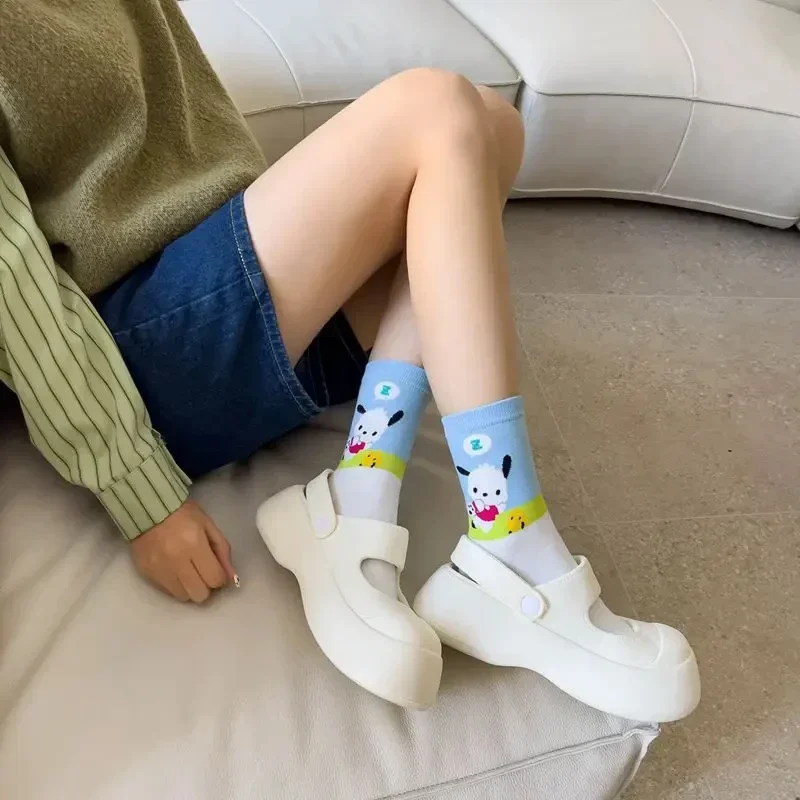 Sanrio Pochacco Meias Mid-Calf Cartoon para Mulheres, Anime Estudante, Mantenha Quente, Brinquedos Protetoras dos Pés, Presentes Kawaii para Meninas, 5 Pares