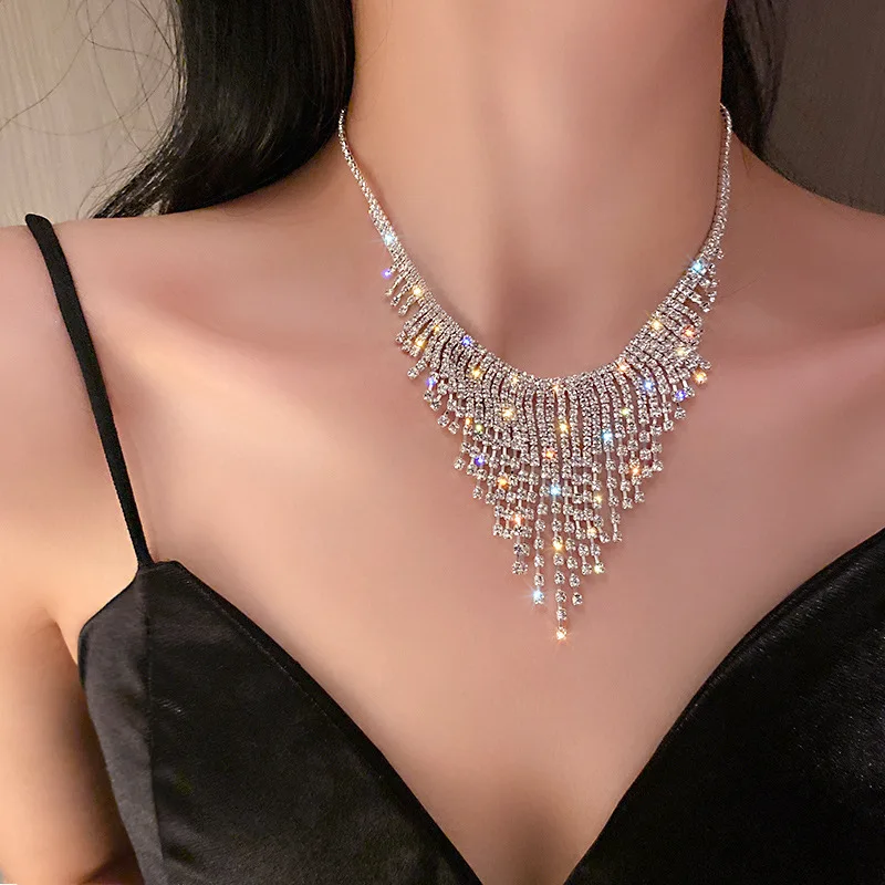 Shiny Full Rhinestones Tassel Pendant Necklaces Women Sexy Triangle Geometric Chokers Necklace Dress Banquet Wedding Jewelry W1