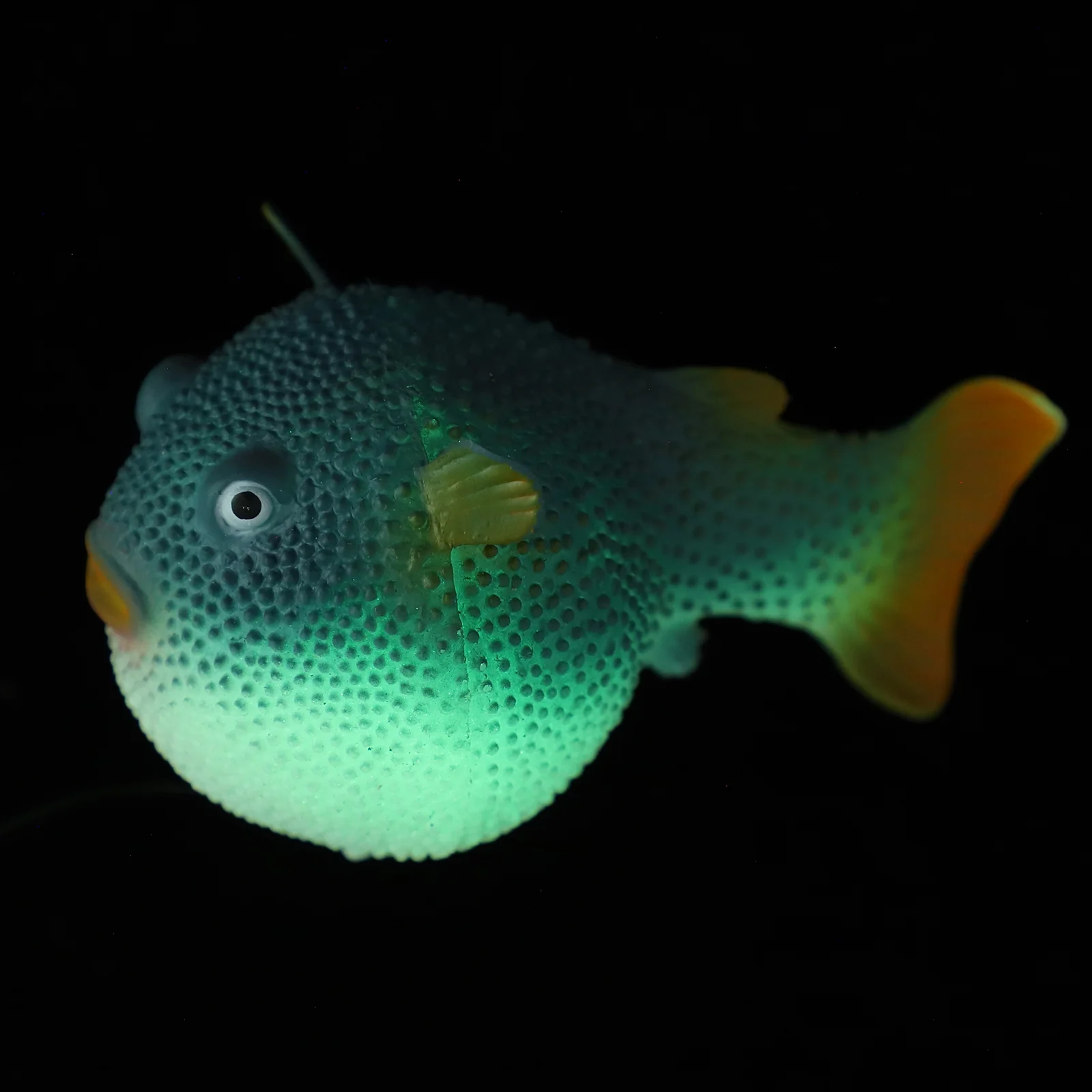 

Fluorescent Aquarium Decoration Simulated Puffer Fish Fluorescence Safe for Simulation Water Environment