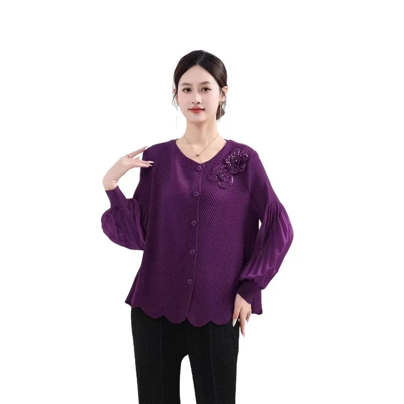 Kurtka Miyake z plisami, rozmiar plus size, plisowana, kolekcja 2026, luźny krój, wiosenna nowość, modna, wyszczuplająca w talii, elegancka, zdobiona koralikami, długa, plisowana bluzka.