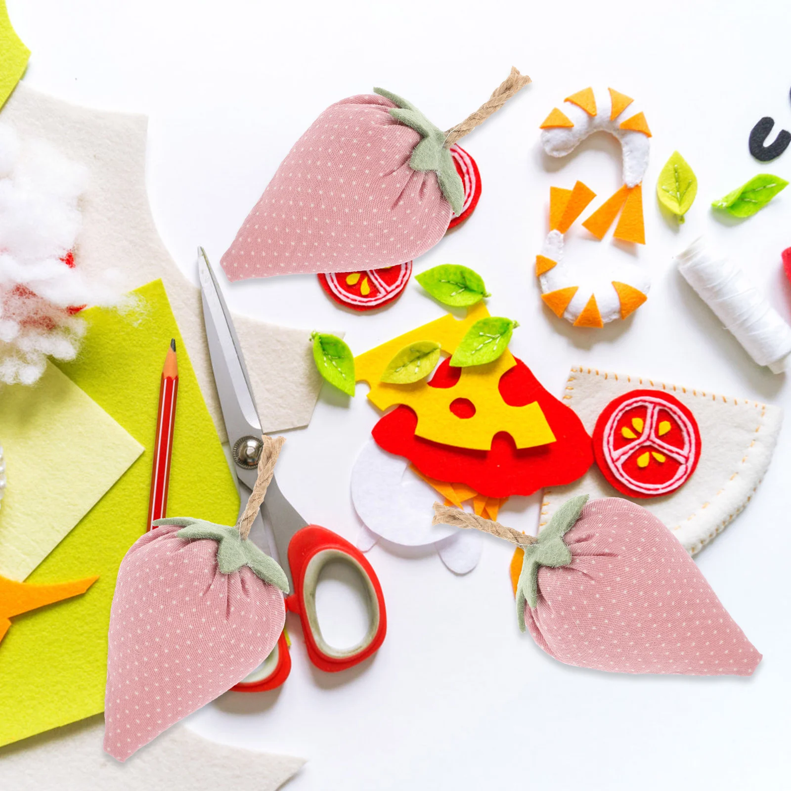 4-delige stof gesimuleerde aardbei kunstfruit ornament versieren touw nep
