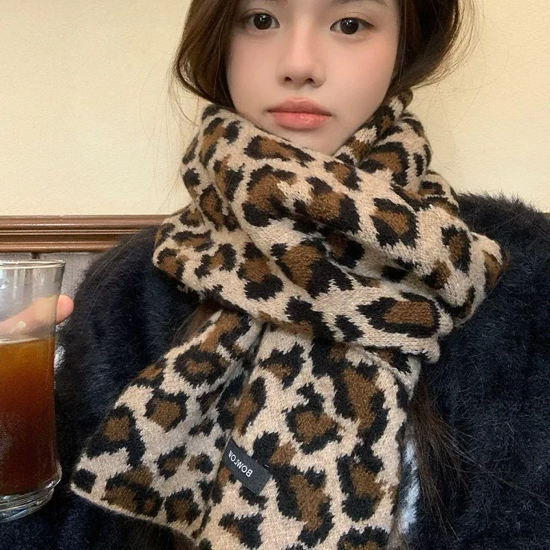 Women's New Warm Scarf  Warm And Elegant Wool Blend Leopard Print Knitted Scarf For Girls Autumn Winter Scarf Sweet Cool Style
