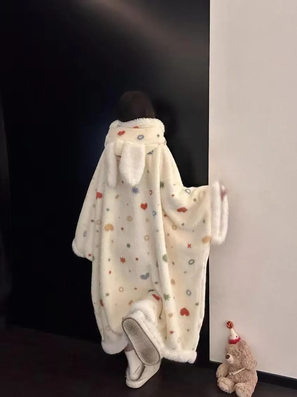 Pijamas de terciopelo Coral de conejo Miffy de dibujos animados para el hogar, pijamas gruesos de invierno con capucha para mantener el calor y la protección del frío