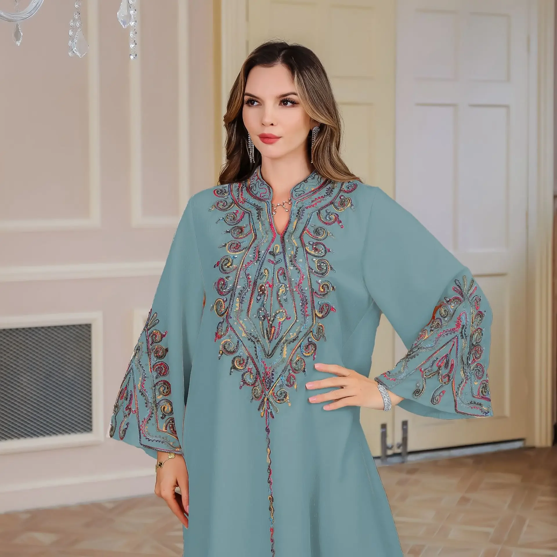 New Style Muslim Robe for Ladies in Pakistan and The Middle East High-end Embroidered Long Robe Dress for Ladies in Saudi Arabia