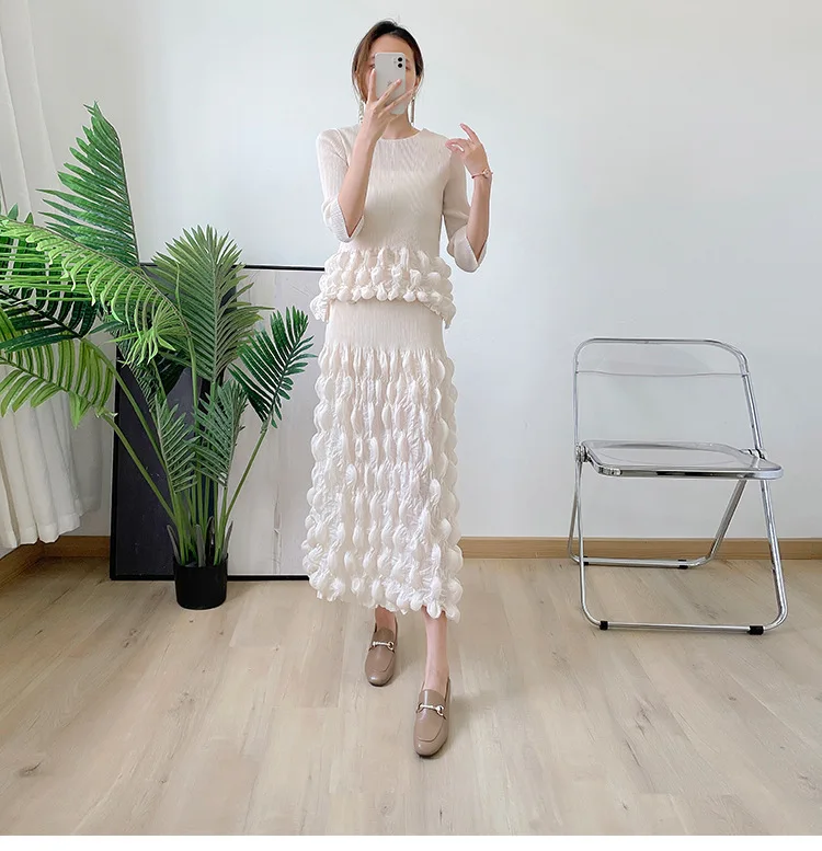 

HOT SELLING Miyake three quarter o-neck Bubbles T-shirt + Bubbles skirt solid suit IN STOCK