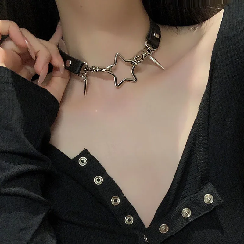 A metal punk Gothic spicy girl trendy and cool girl necklace with a black leather material and a five pointed star design