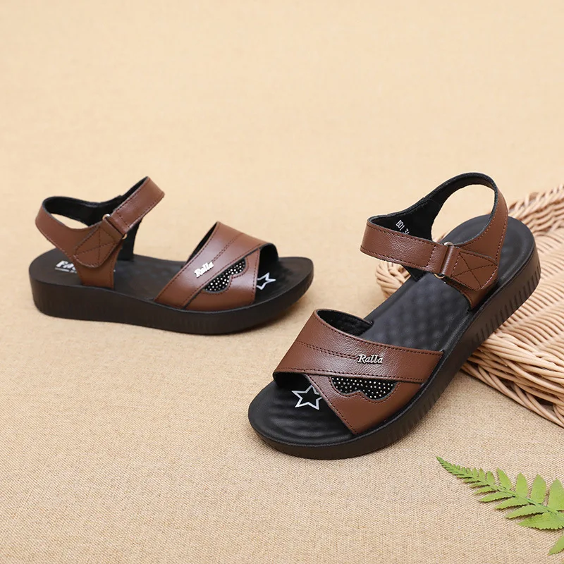 

(Take one size larger) 2025 Summer women's sandals soft soled slippers durable flat bottom lightweight plus size shoes for women