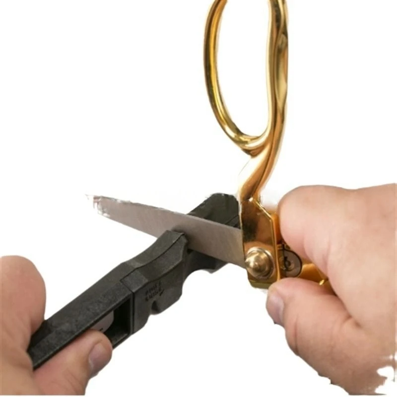 

Manual 4-in-1 Knife Sharpener – Handheld Sharpening Tool for Pocket Knives, Chef Knives and Serrated Blades