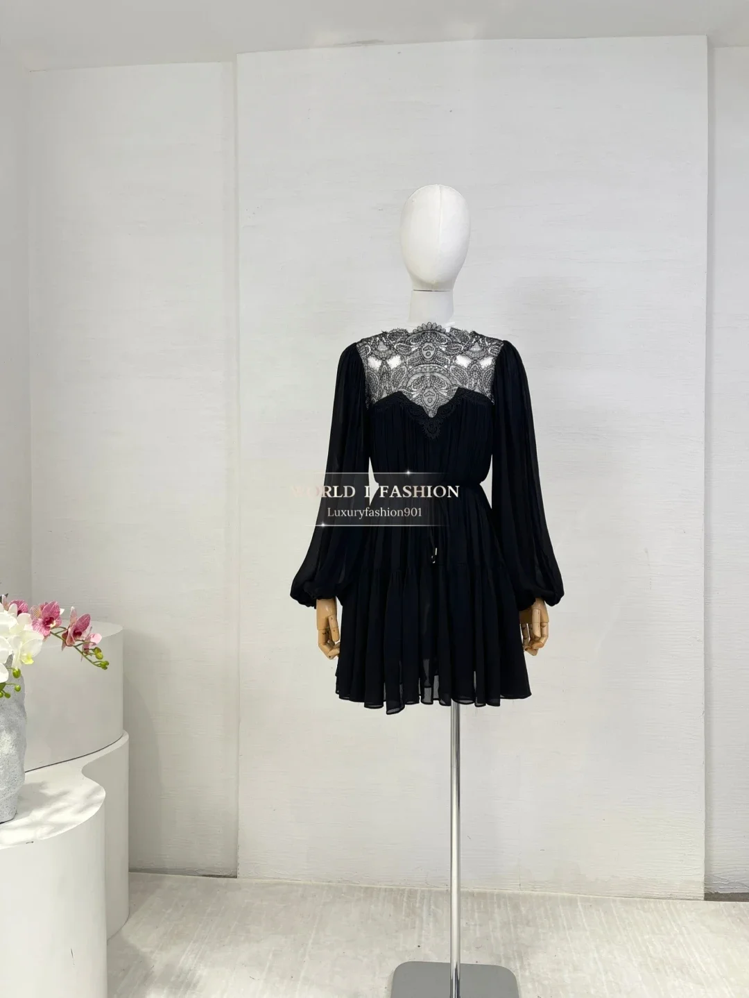 

Woman Clothes Black Hollow Out Long Sleeved Short Dresses