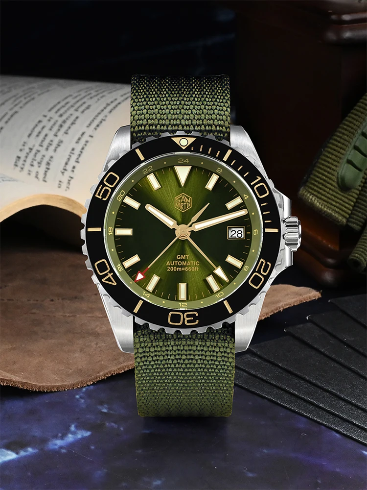 San Martin New 39mm NH34 Diver Watch GMT Fashion Sports Style Mens Watchs Automatic Mechanical Enamel Dial 20 Bar Lum SN0136G