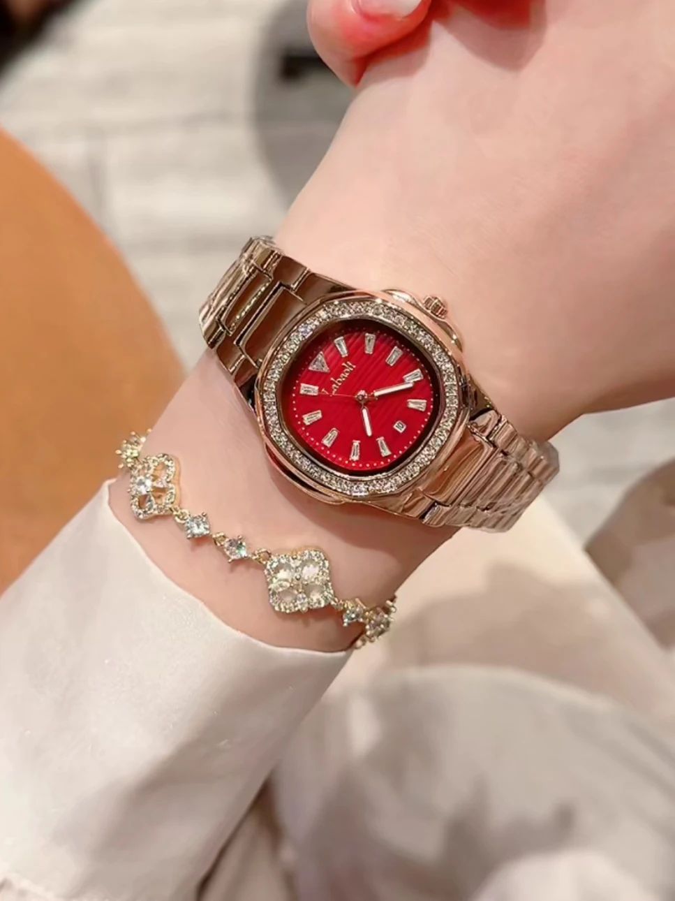 Nova moda retro pequeno relógio quadrado luz luxo feminino relógio de quartzo presente para mulher high-end luxo feminino