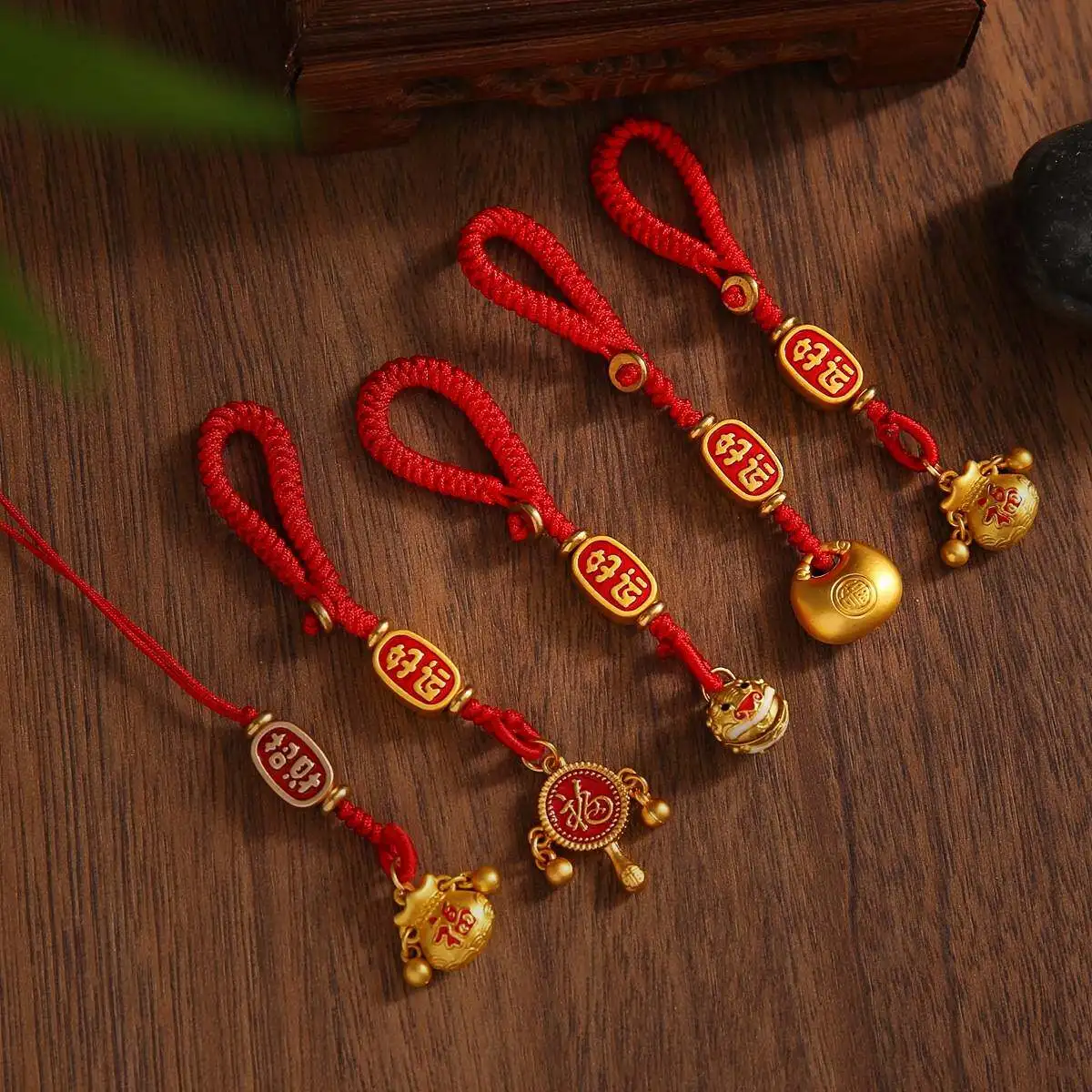 

2026 новый стиль Lucky Blessing красная нить брелок ручной работы веревочное кольцо унисекс ретро кулон праздничный подарок