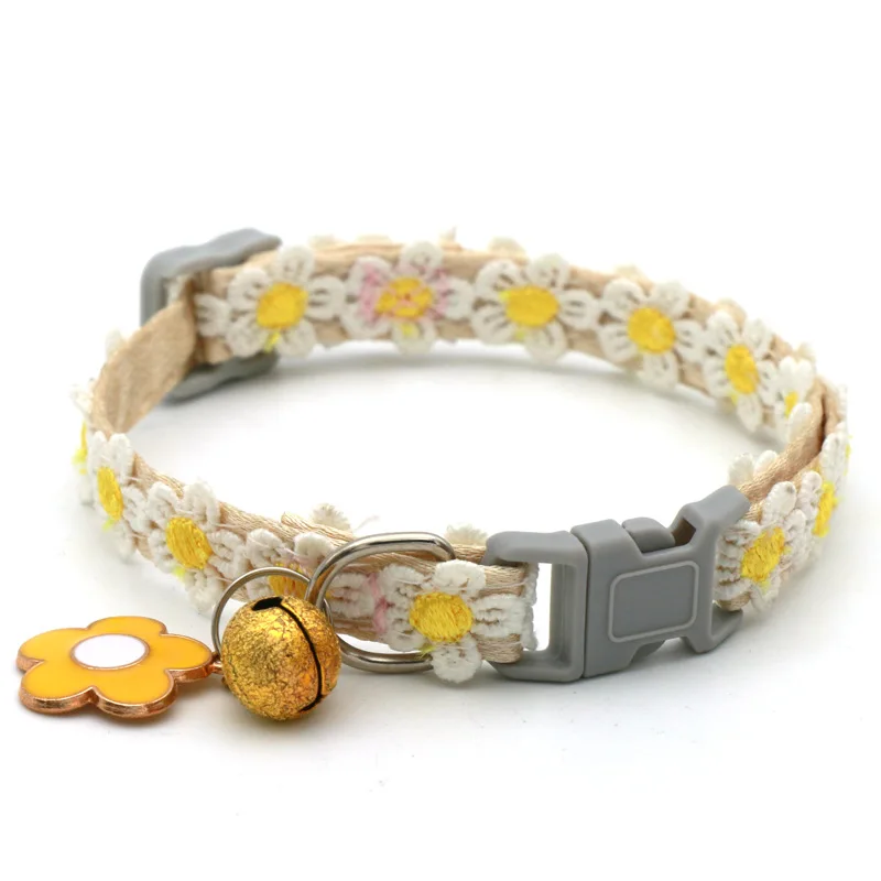 Modisches Regenbogen-Blumen-Katzenhalsband mit Glocke, Kätzchen- und Welpenhalskette, Verstellbare Schnalle, Buntes Spitzen-Kätzchenhalsband, Hundezubehör – Detail 3