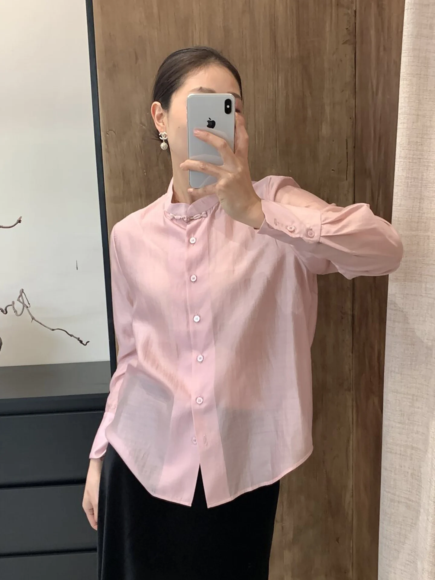 

Женская тонкая блузка из шелка с воротником-стойкой и одной пуговицей, свободного кроя, охлаждающая, для ранней весны (00 дней)