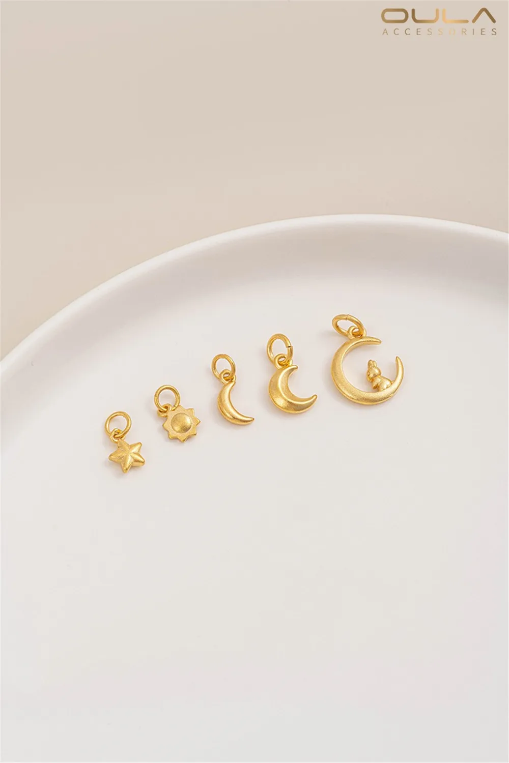 الرمال الذهب الشمس القمر والنجوم قلادة صغيرة نجمة القمر أرنب قلادة من قصر البرد سوار ذاتي الصنع قلادة الإكسسوارات