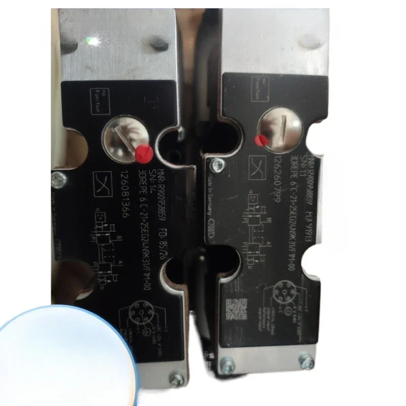 Válvula solenoide 4WE6D62/OFEG24