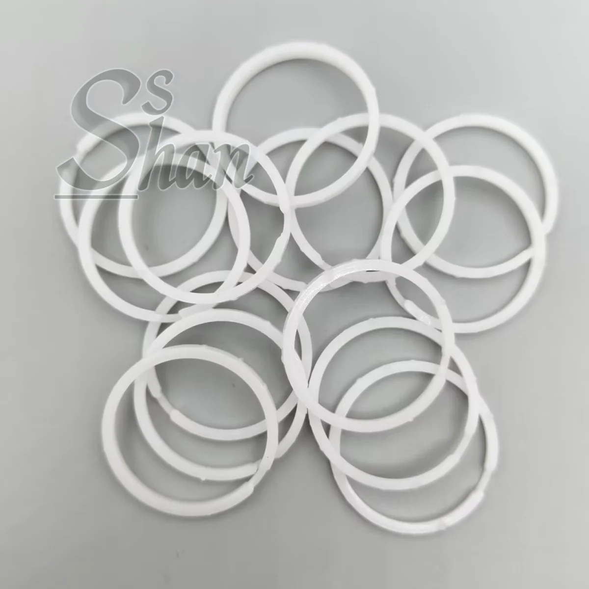 

The plastic gaskets of the PT5000 ETA2824 movement are suitable for replacement parts of 39mm to 40mm cases