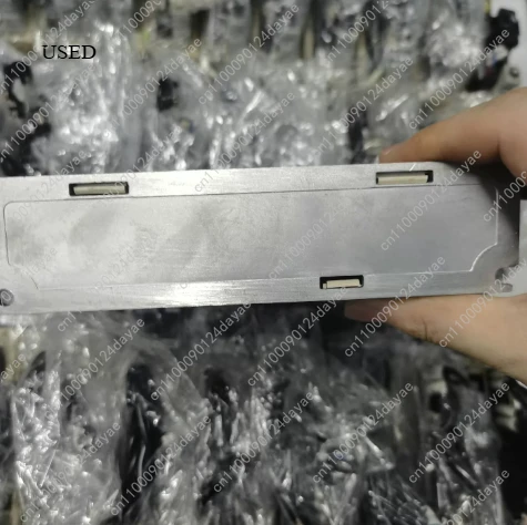 

1 шт. серводрайвер SGDV-R90A11A, аксессуары