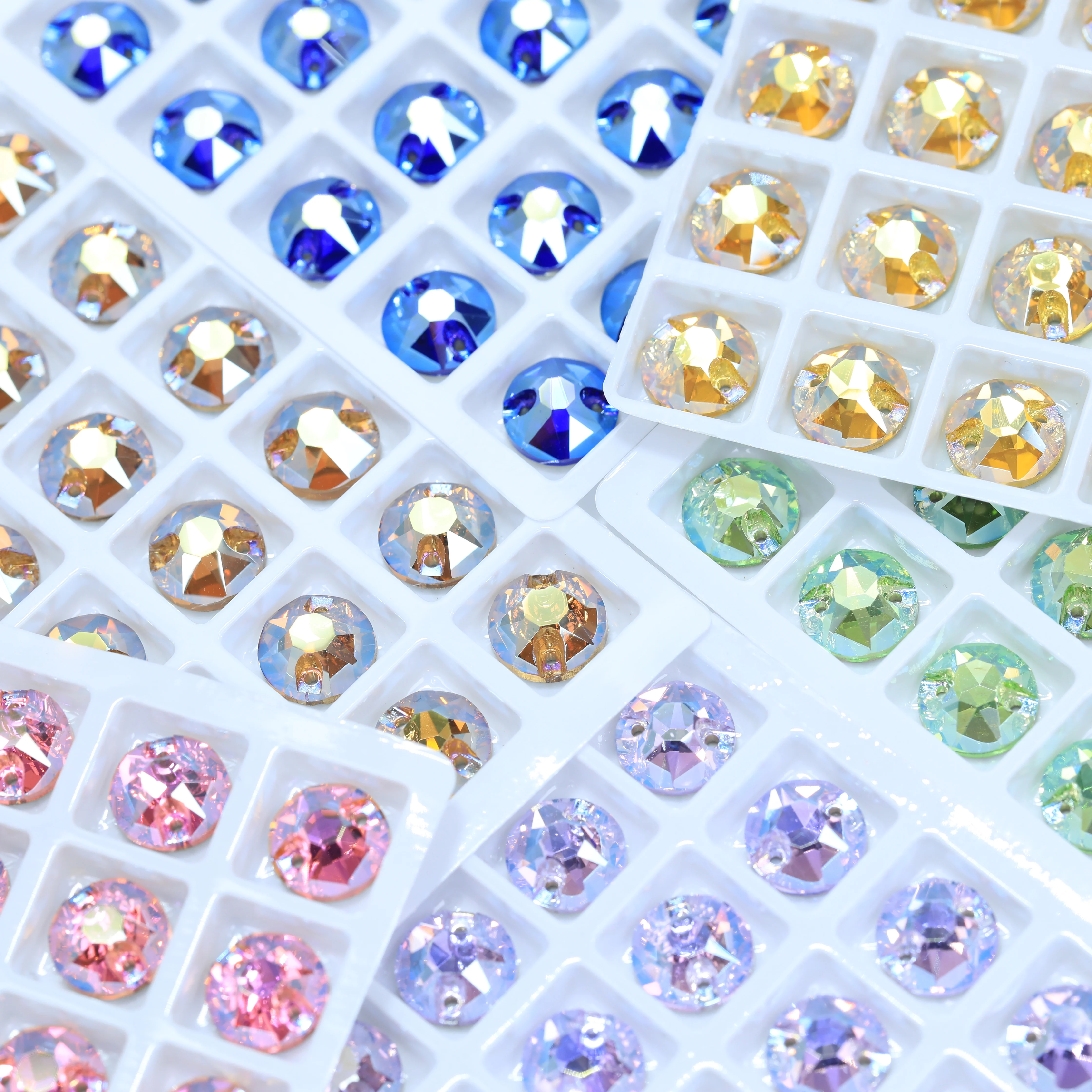TR Runde Kuppel-Glas-Kristalle, farbig beschichtet, glänzende, flache Rückseite, zum Aufnähen für Taschen, Schuhe, Kleidung, Handyhüllen, Nagelkunst, DIY-Dekoration – Detail 3