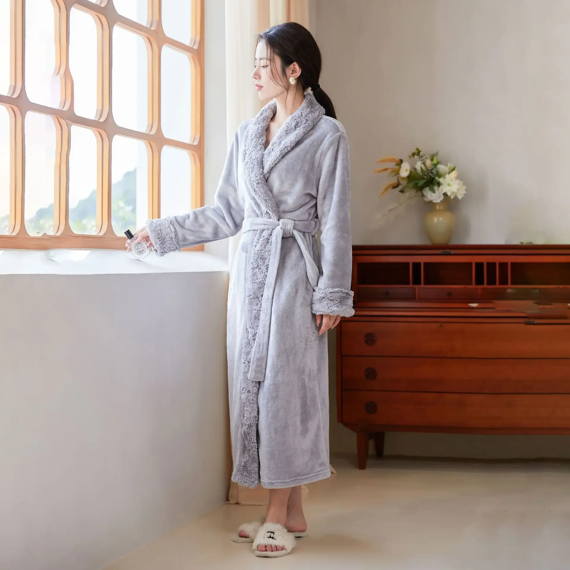 Women's Flannel Bathrobe Winter Cozy Bath Robe Plush Fleece Dressing Gown Fuzzy Housecoat for Women Perfect Loungewear Long Robe