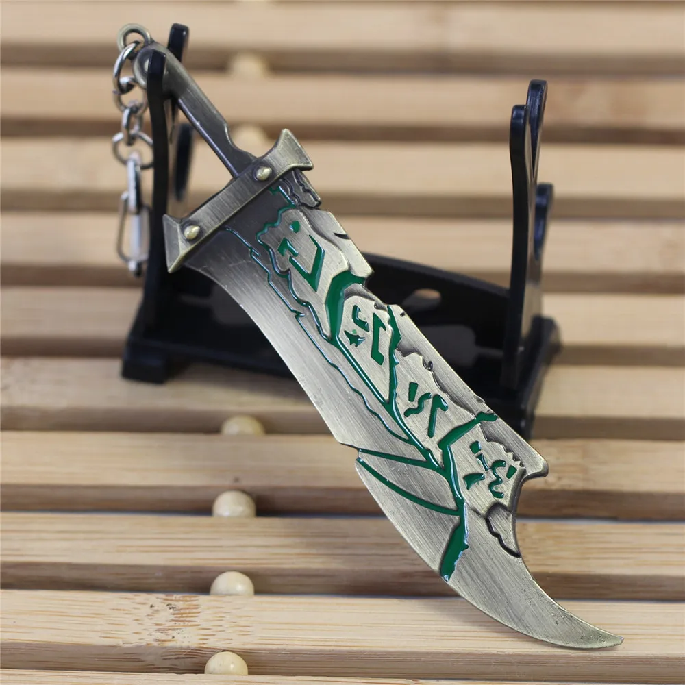 12cm League of Legendes the Exile Riven Pendant Keychain for Men Women Vintage Green Enamel Key Ring Fans Collectiable Jewelry