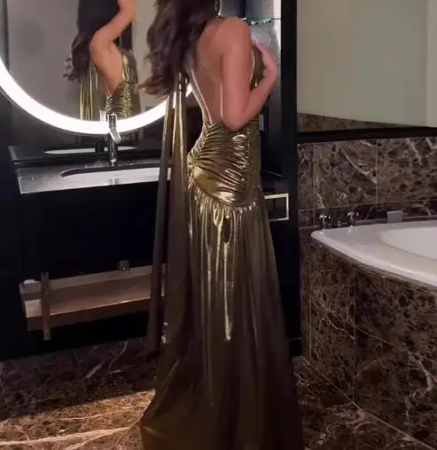 Elegante Luxus-Abendkleider 2022, sexy V-Ausschnitt, ärmellos, hängender Ausschnitt, hoch tailliertes Kleid mit Schlitz, sexy Plissee-Partykleid