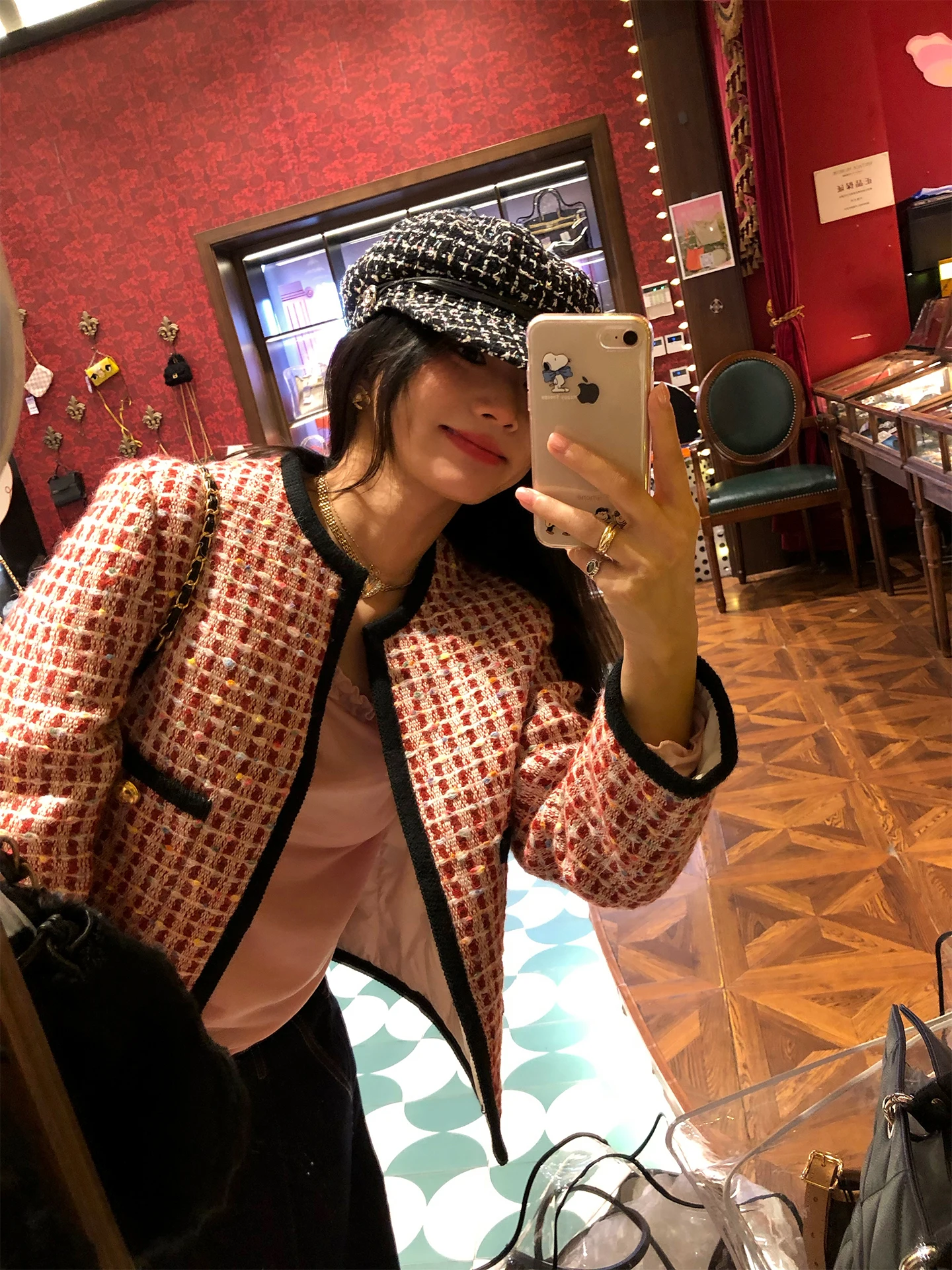 

Женская короткая пуховая куртка 2025 года, новая, утепленная зимняя, в стиле «Маленький аромат», с шерстяной подкладкой, повседневная, прямого кроя