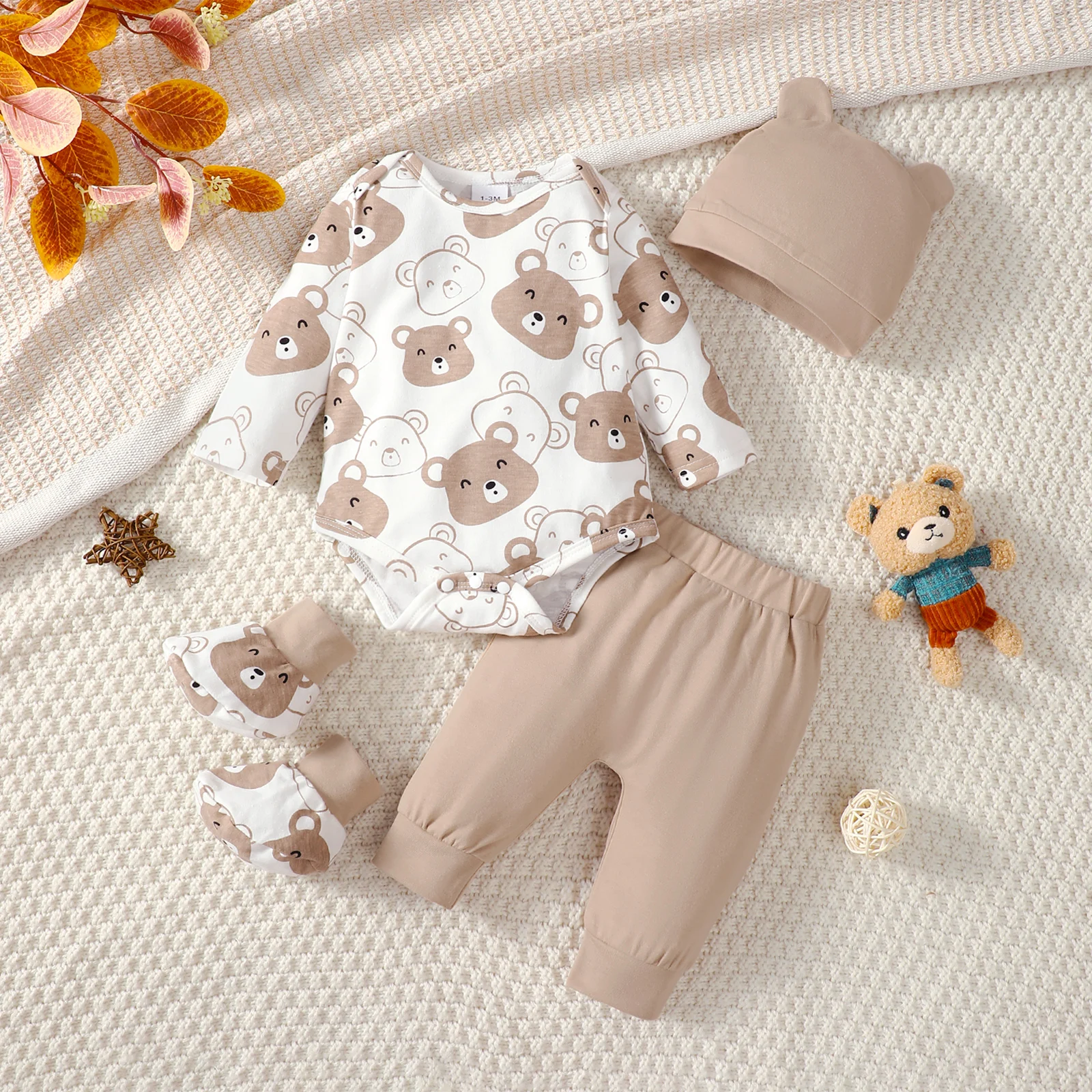 

Newborn 4pcs Baby boy Bear printed Bodysuit+Pants+Hat+Socks Set Suitable for Babies 0-9 Months Spring Autumn Fashionable Set