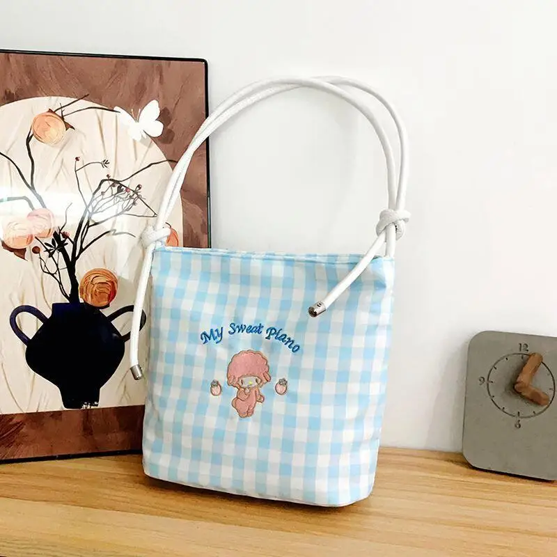 Miniso سانريو البيانو المطرزة متقلب قماش الإبط حقيبة للفتيات حقيبة كتف باد حقيبة مستحضرات تجميل تخزين دلو سستة حقيبة