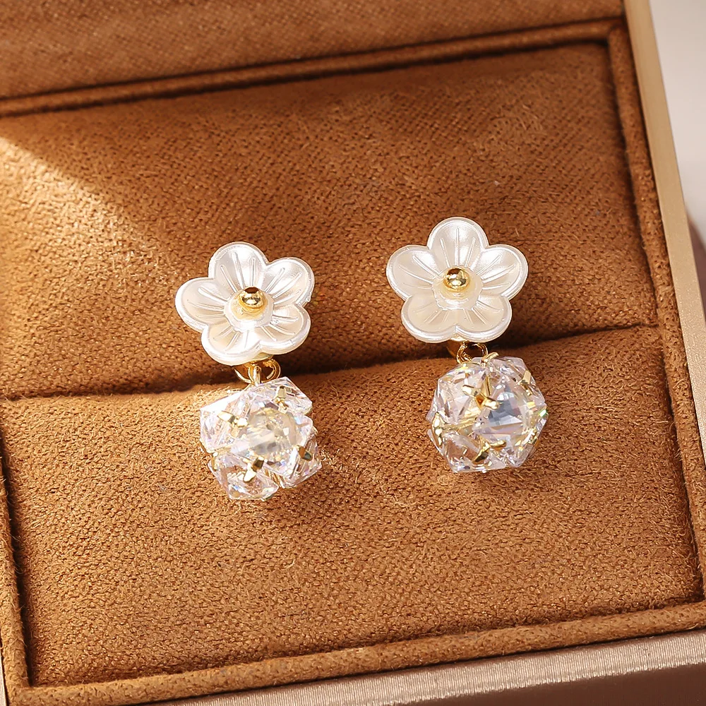 

Small fresh flower earrings, light luxury and high-end two-wear style zircon earrings for women, niche design fashion earrings