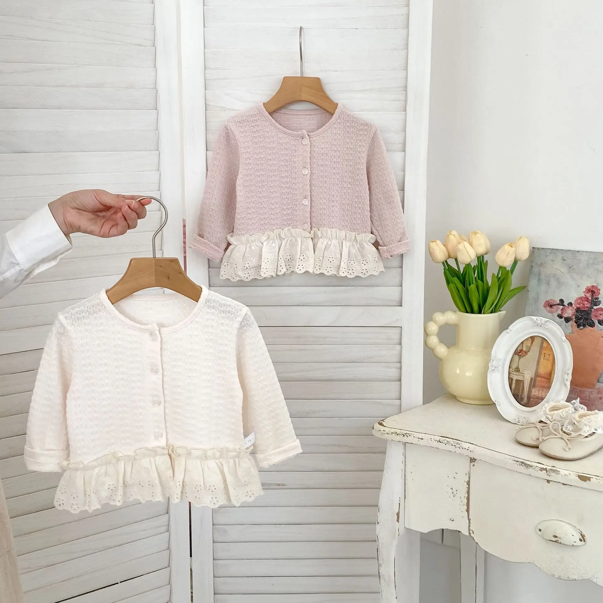

2025 Autumn New Baby Girls Lace Patchwork Cardigan Knitted Coat Solid Color Girls' Long Sleeve Outerwear