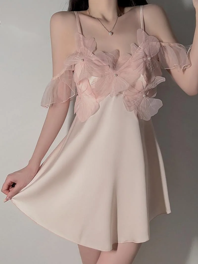 Süßes Pure Desire-Stil, bezaubernde Spitze, tief ausgeschnittene Push-Up-BH-Pads, Leibchen, Pure Desire, leichtes Luxus-Satin-Nachthemd, Homewear 812Z